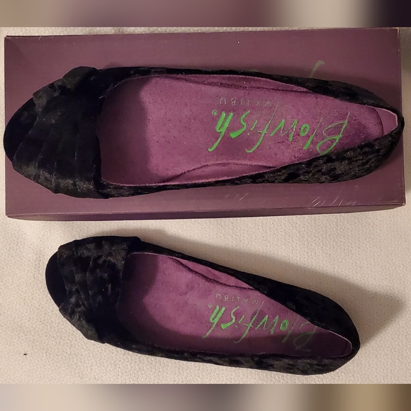 Blowfish Black Velvet Dream Flats (New in box never worn) - Picture 2 of 4